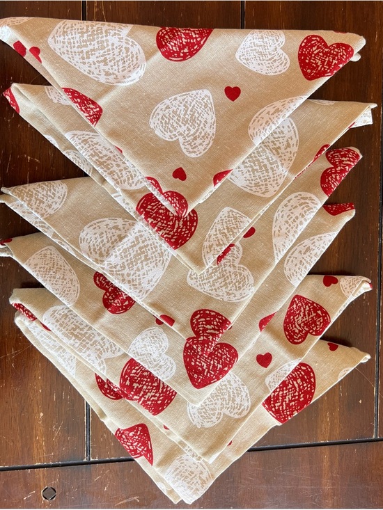 Other - Valentine Heart Print Linen Napkins - Red & Cream Hearts